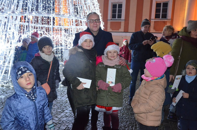 Mikołaj spotkał się z dziećmi na Rynku (zdjęcia)