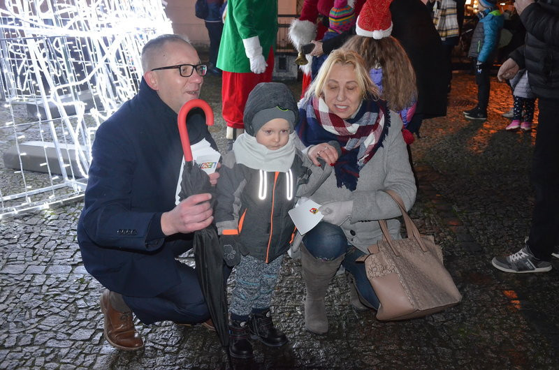 Mikołaj spotkał się z dziećmi na Rynku (zdjęcia)