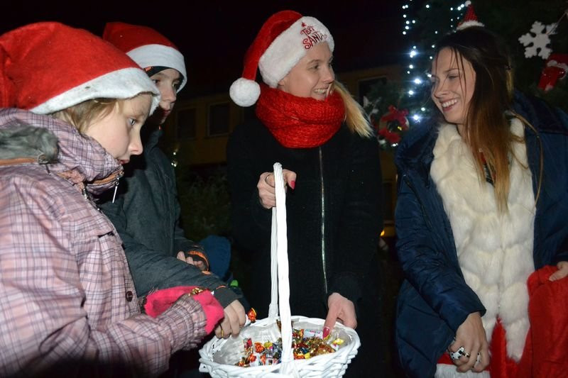 W Krzemieniewie ubrano choinkę (zdjęcia)