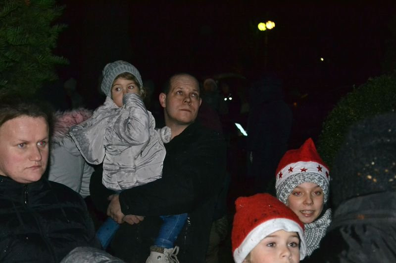 W Krzemieniewie ubrano choinkę (zdjęcia)