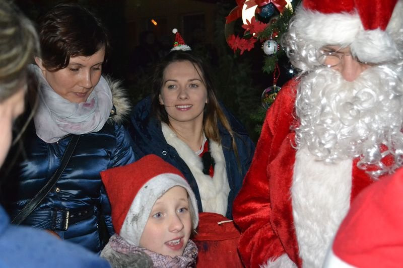 W Krzemieniewie ubrano choinkę (zdjęcia)
