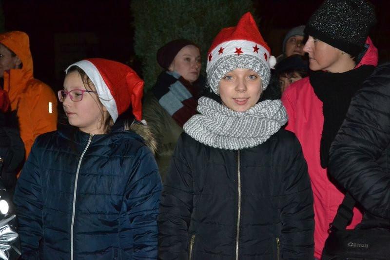 W Krzemieniewie ubrano choinkę (zdjęcia)