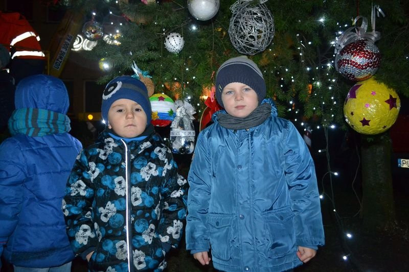 W Krzemieniewie ubrano choinkę (zdjęcia)