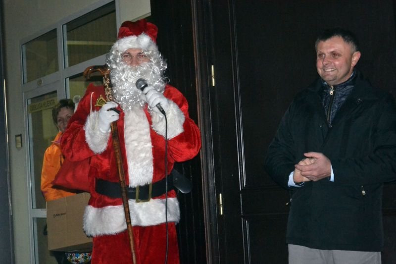 W Krzemieniewie ubrano choinkę (zdjęcia)