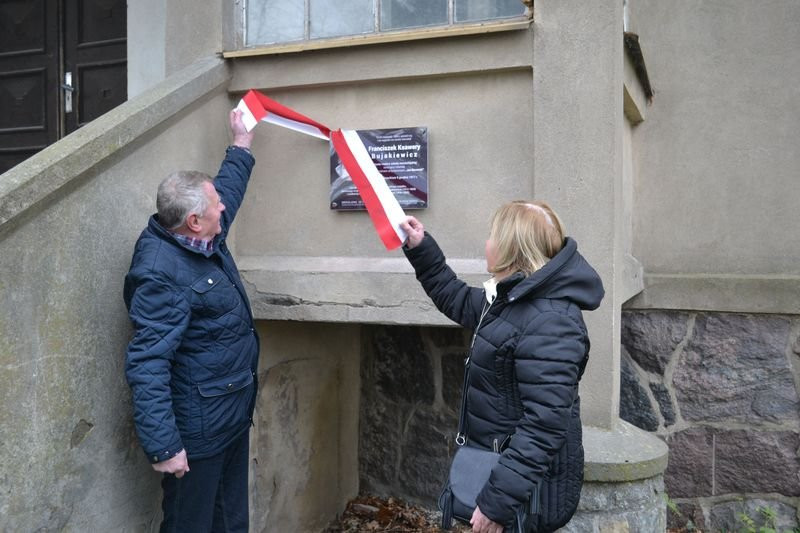 Odsłonięcie tablicy w Mierzejewie (zdjęcia)