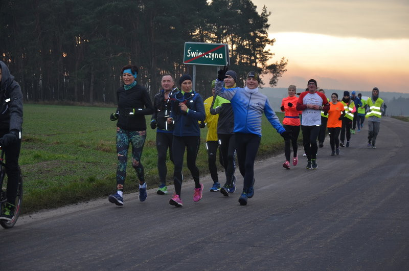 42 km 64-letniego wiceburmistrza (zdjęcia)