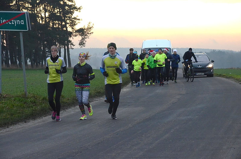 42 km 64-letniego wiceburmistrza (zdjęcia)