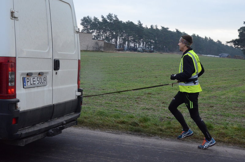 42 km 64-letniego wiceburmistrza (zdjęcia)