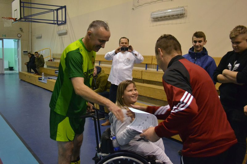 Piłkarze zagrali dla Matyldy (zdjęcia)