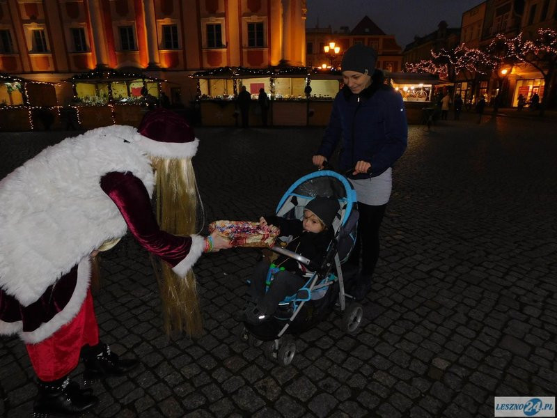 Przechodniów częstowano piernikami (zdjęcia)