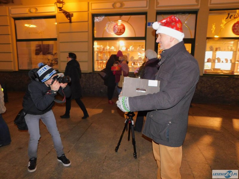 Przechodniów częstowano piernikami (zdjęcia)