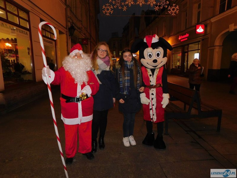 Przechodniów częstowano piernikami (zdjęcia)