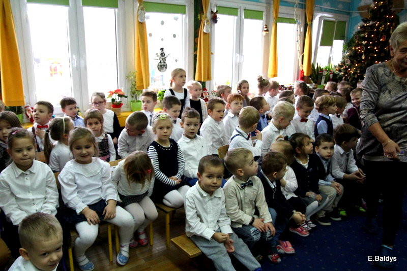 Jasełka i opłatek w PM 19 (zdjęcia)