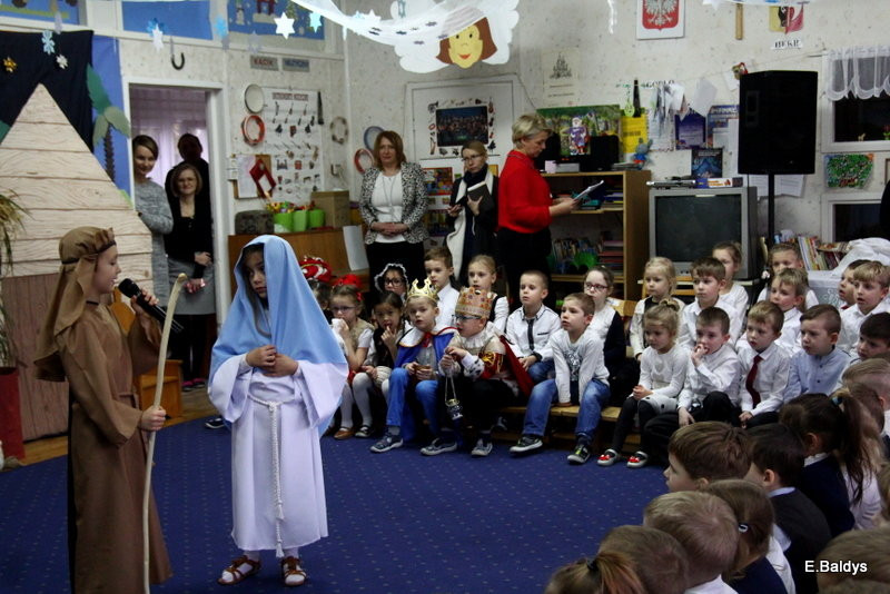 Jasełka i opłatek w PM 19 (zdjęcia)