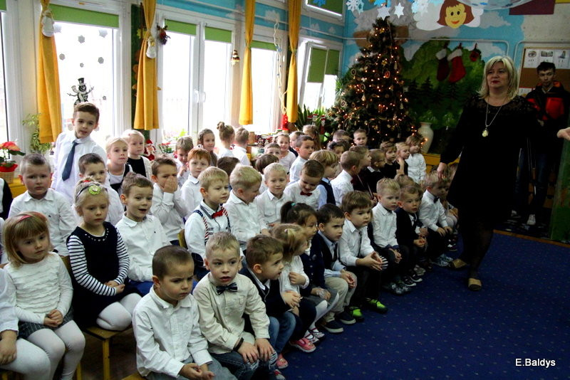 Jasełka i opłatek w PM 19 (zdjęcia)