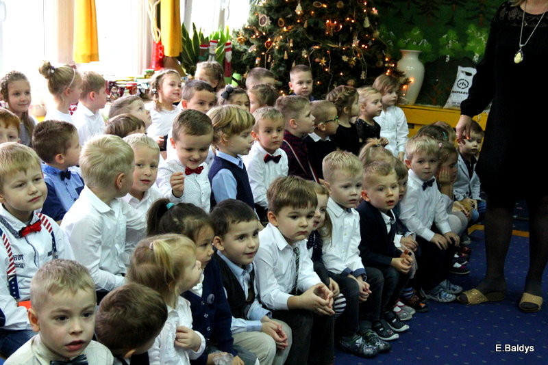 Jasełka i opłatek w PM 19 (zdjęcia)