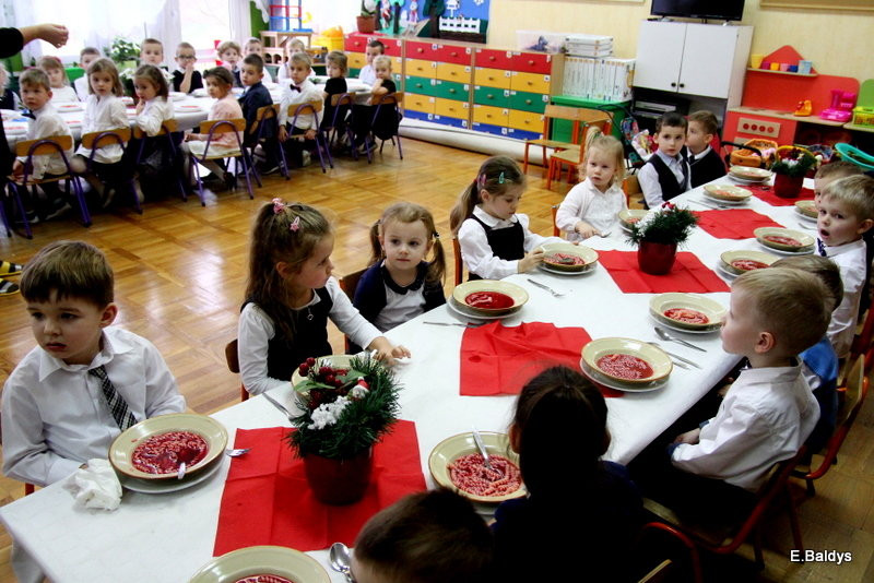 Jasełka i opłatek w PM 19 (zdjęcia)