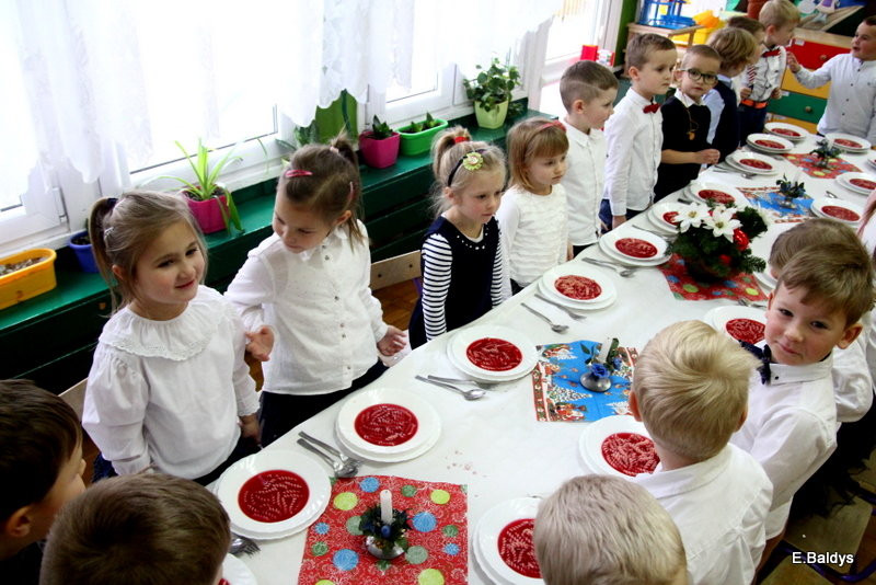 Jasełka i opłatek w PM 19 (zdjęcia)