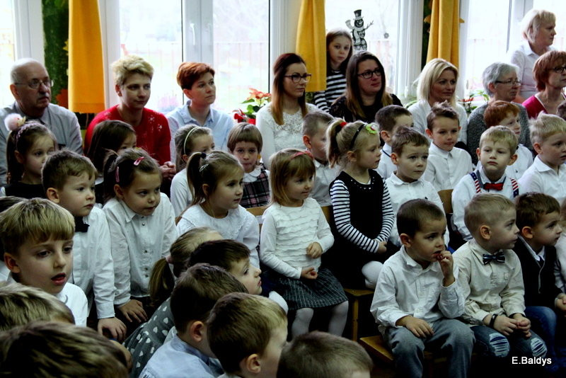 Jasełka i opłatek w PM 19 (zdjęcia)