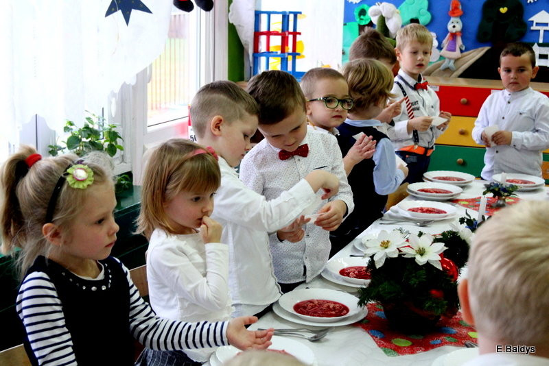 Jasełka i opłatek w PM 19 (zdjęcia)