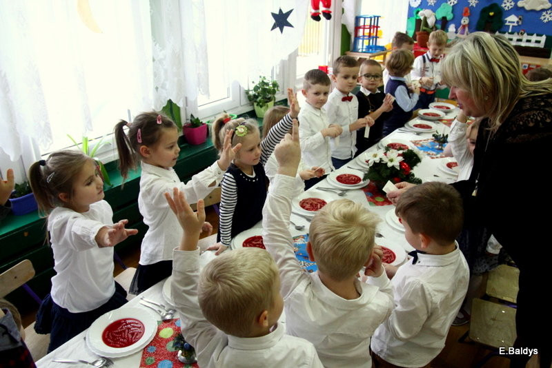 Jasełka i opłatek w PM 19 (zdjęcia)