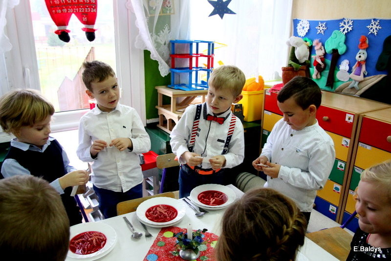 Jasełka i opłatek w PM 19 (zdjęcia)