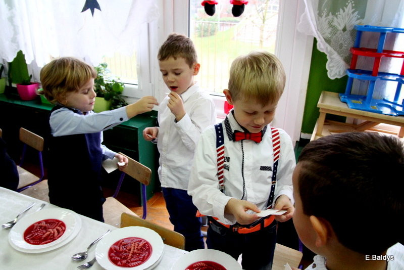 Jasełka i opłatek w PM 19 (zdjęcia)