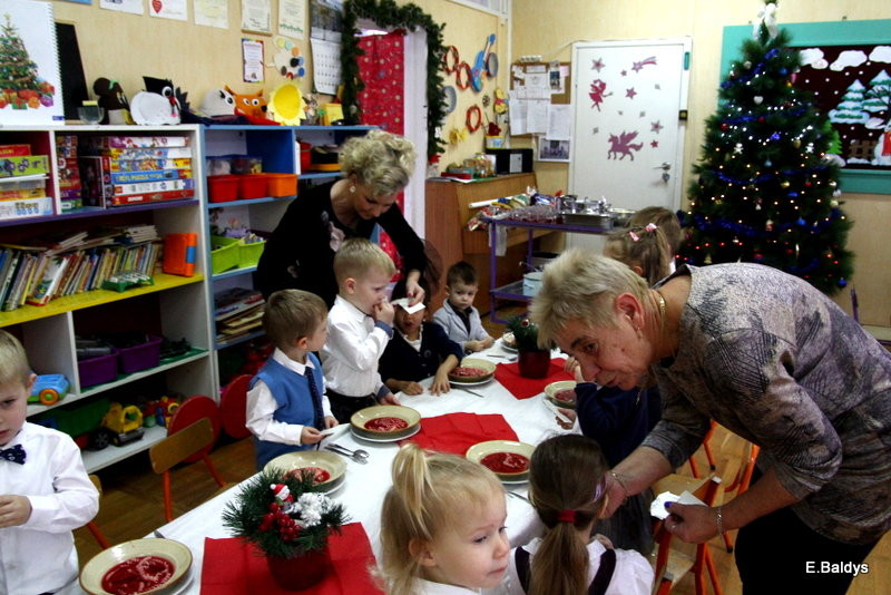 Jasełka i opłatek w PM 19 (zdjęcia)