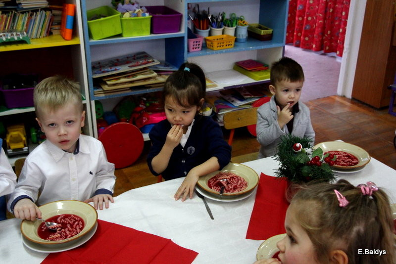 Jasełka i opłatek w PM 19 (zdjęcia)