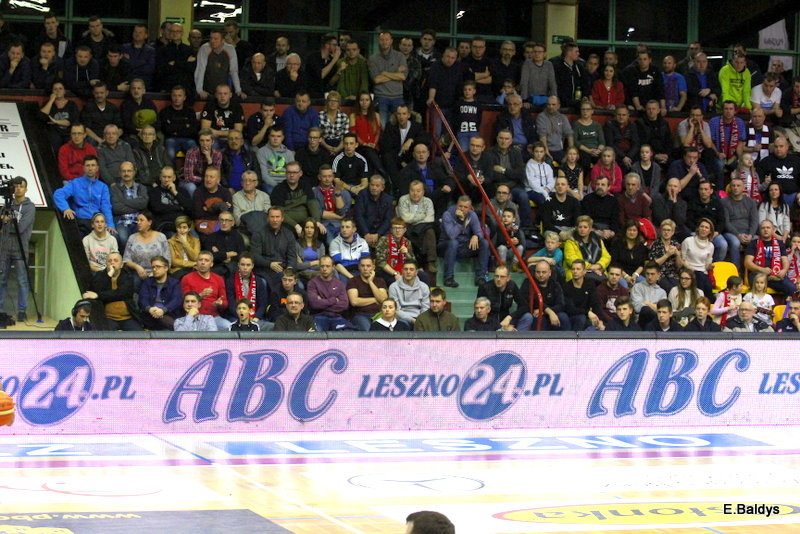 Trapez pękał w szwach (zdjęcia)