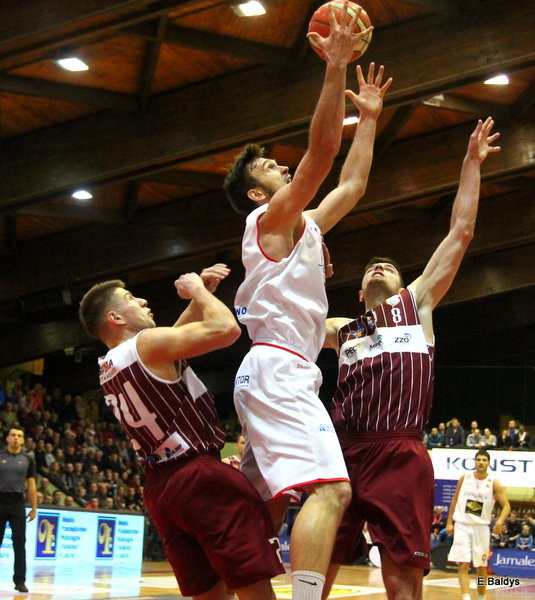 Trapez pękał w szwach (zdjęcia)