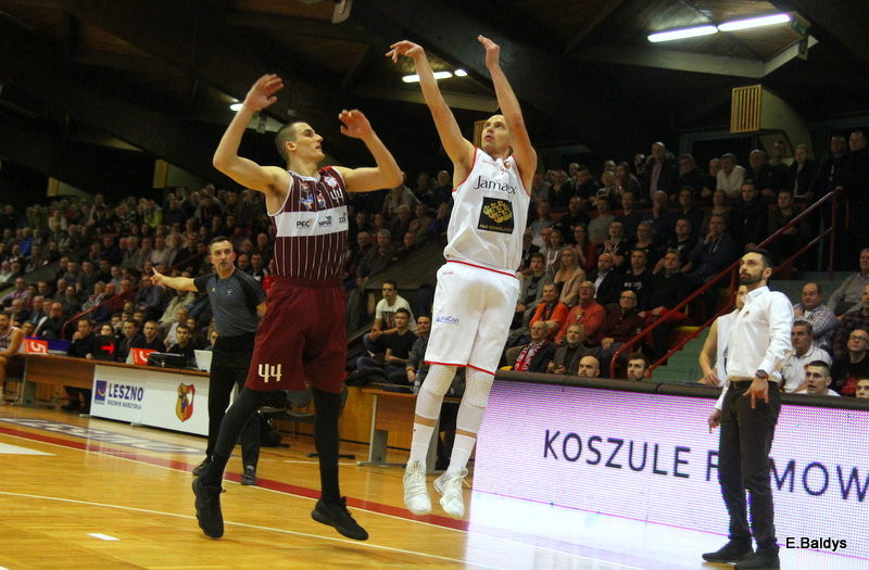 Trapez pękał w szwach (zdjęcia)