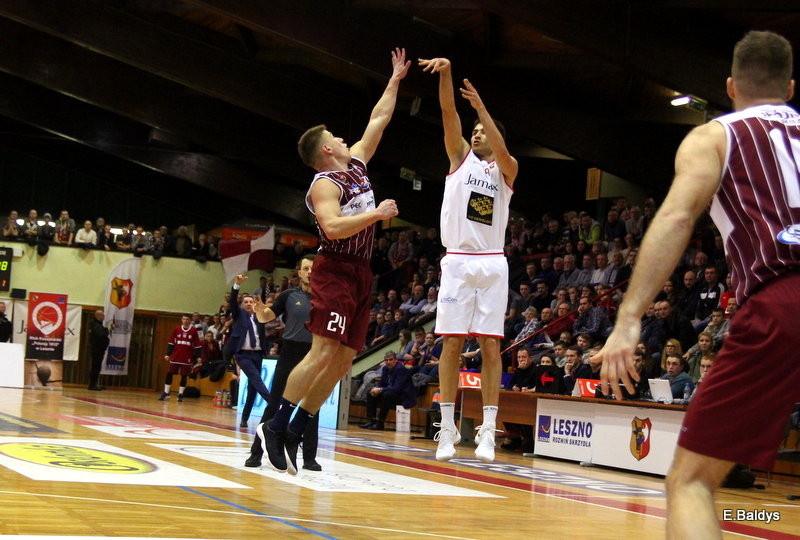 Trapez pękał w szwach (zdjęcia)