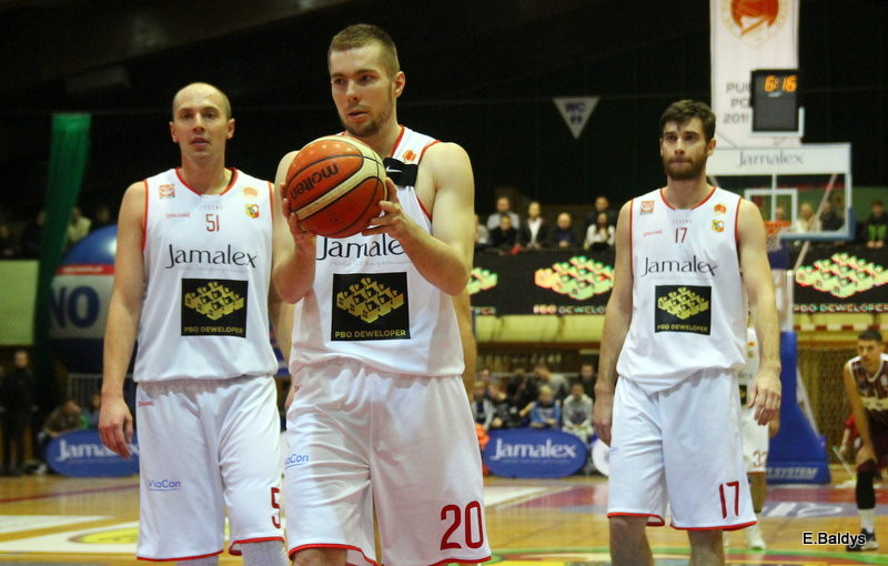 Trapez pękał w szwach (zdjęcia)