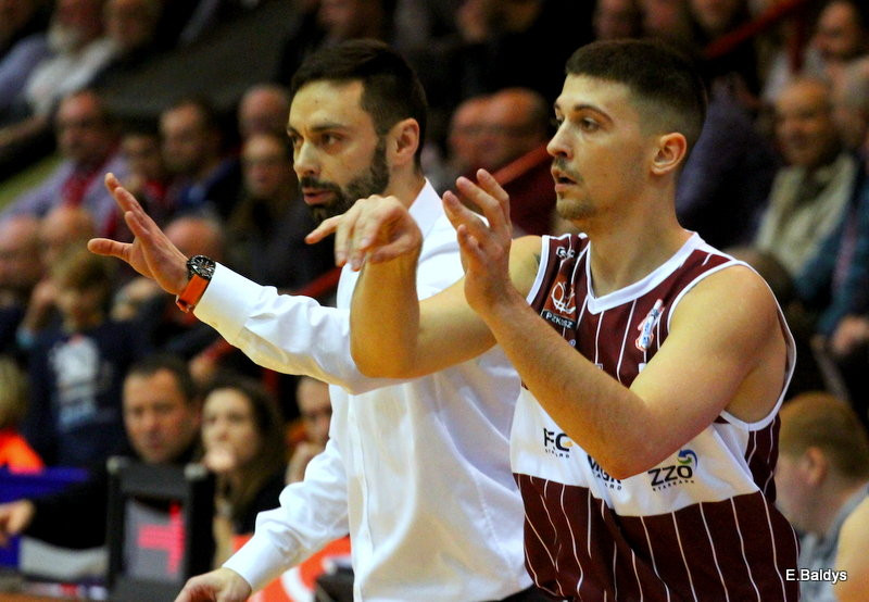 Trapez pękał w szwach (zdjęcia)