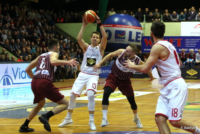 Trapez pękał w szwach (zdjęcia)