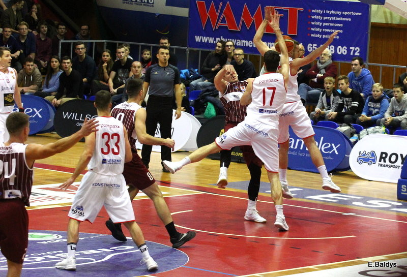 Trapez pękał w szwach (zdjęcia)