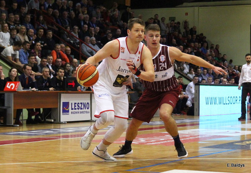 Trapez pękał w szwach (zdjęcia)