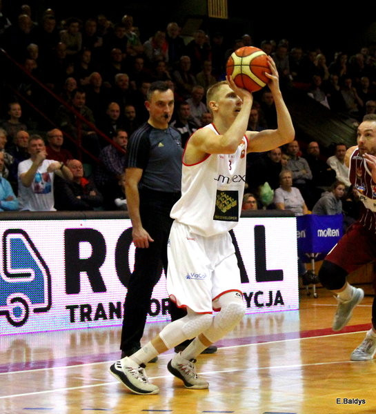 Trapez pękał w szwach (zdjęcia)