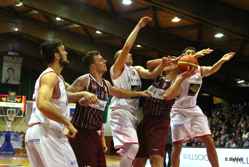 Trapez pękał w szwach (zdjęcia)