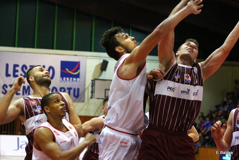 Trapez pękał w szwach (zdjęcia)