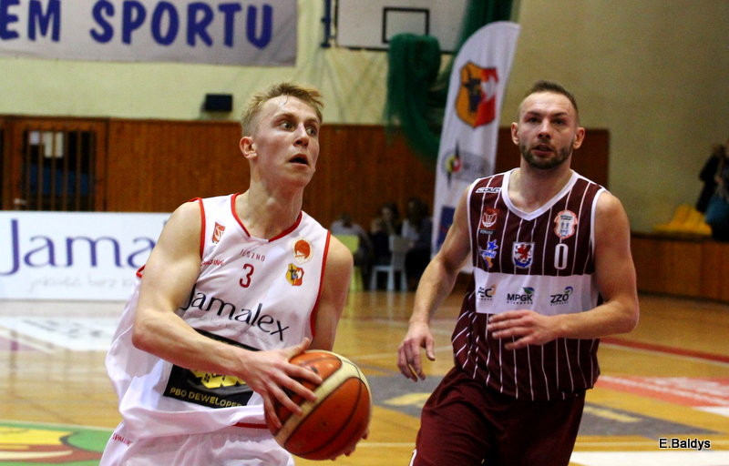 Trapez pękał w szwach (zdjęcia)