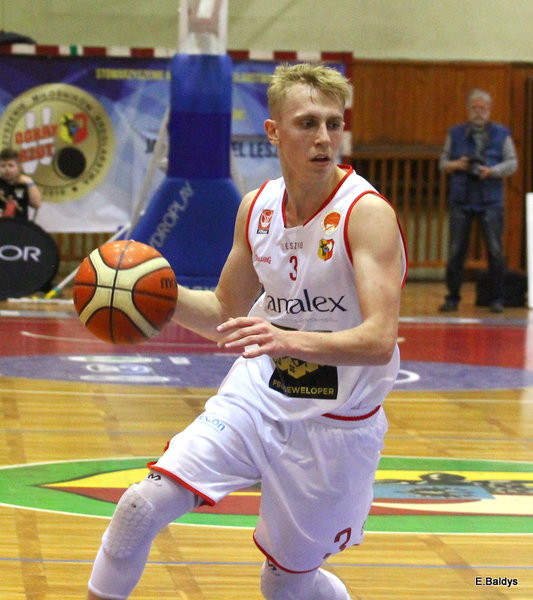 Trapez pękał w szwach (zdjęcia)