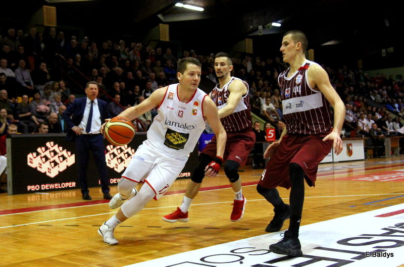 Trapez pękał w szwach (zdjęcia)