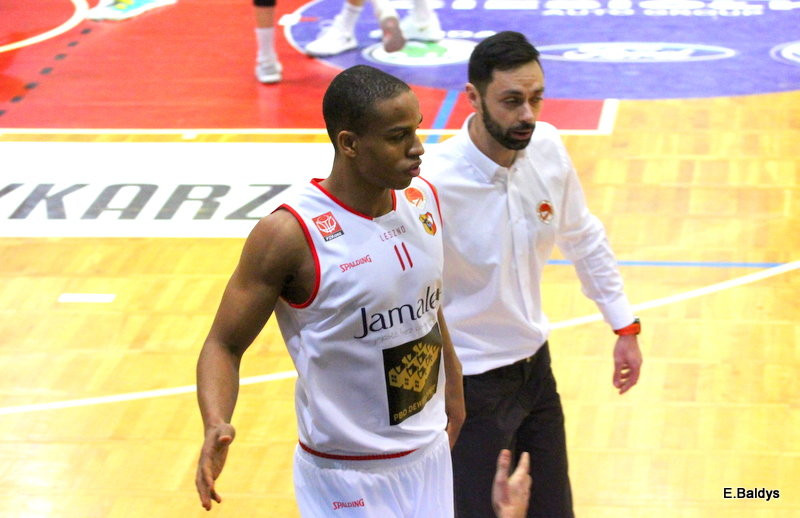 Trapez pękał w szwach (zdjęcia)