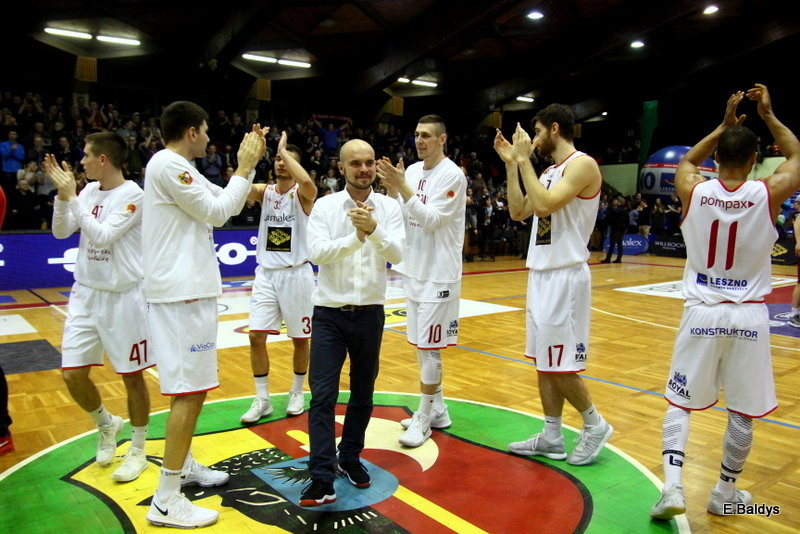 Trapez pękał w szwach (zdjęcia)