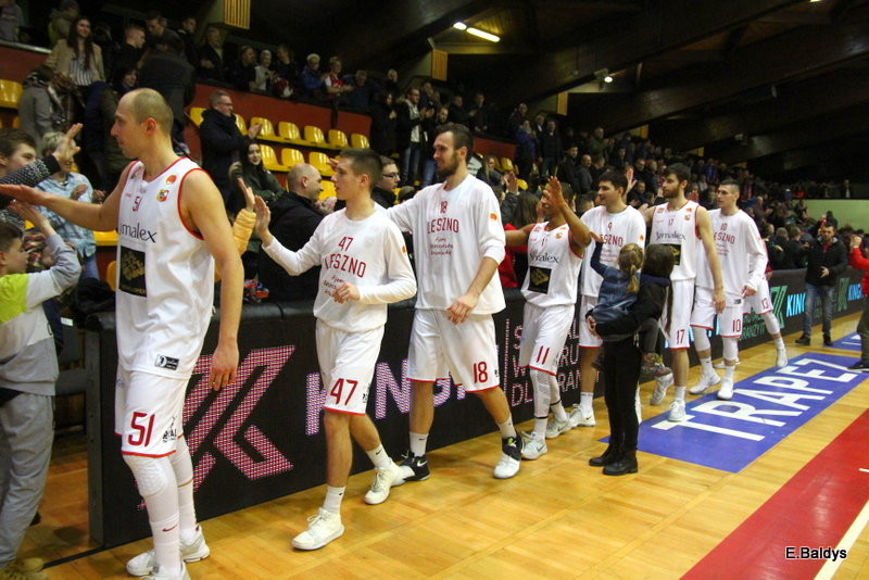 Trapez pękał w szwach (zdjęcia)