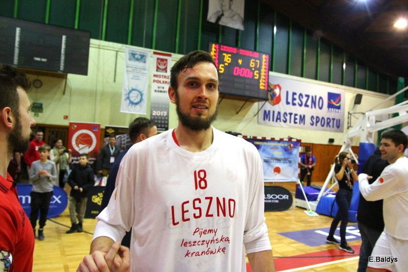 Trapez pękał w szwach (zdjęcia)