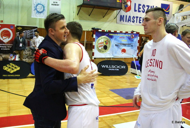 Trapez pękał w szwach (zdjęcia)