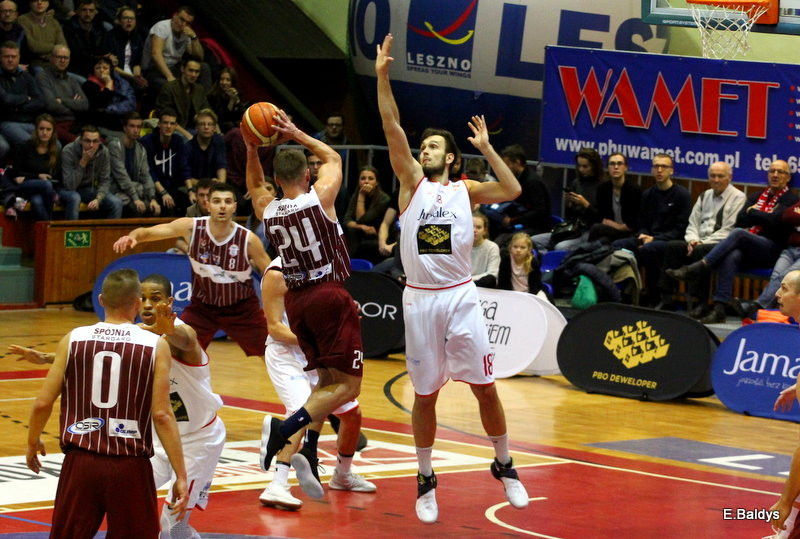 Trapez pękał w szwach (zdjęcia)